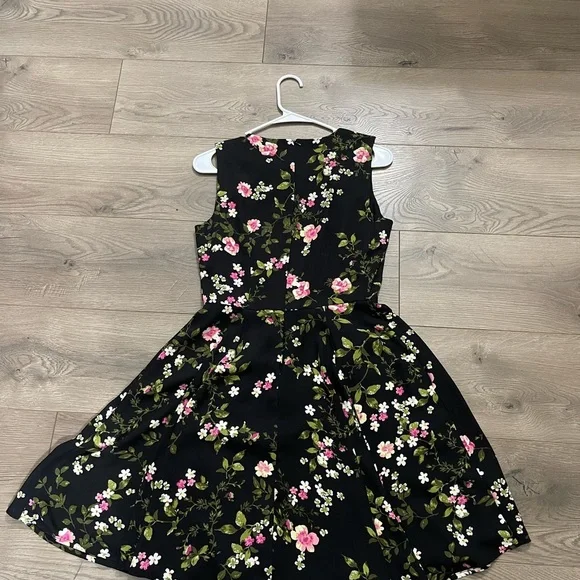 Maison Jules Women's Black Floral Sleevless dress, size 2 - Picture 2 of 9